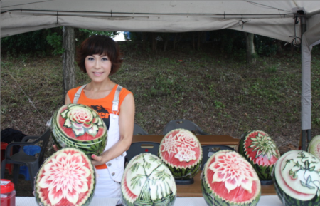 ▲여름철이면 제철 과일 수박을 즐겨먹는 가수 한가은