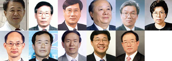 역대 식약청장들.초대 박종세 2대 허근 3대 양규환 4대 이영순 5대 심창구 6대 김정숙 7개 문창진 8대 김명현 9대 윤여표 10대 노연홍 11대 이희성(사진위 왼쪽부터 시계방향)