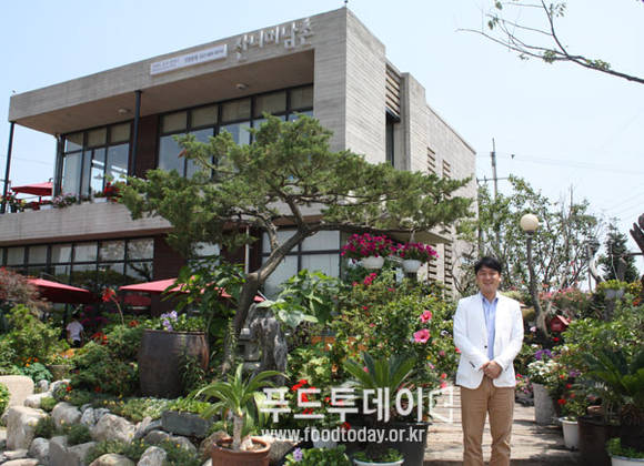 산너머남촌 인천본점에서 박종철 대표