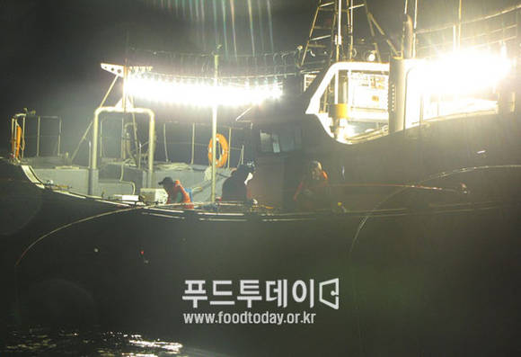 조업 중인 선적