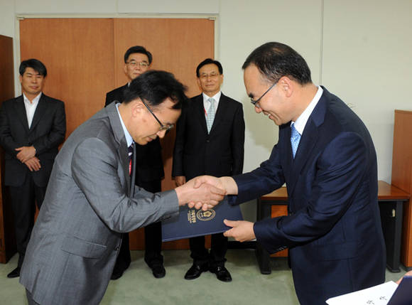 2011년 9월 수입육거래소 김욱재 대표가 기획재정부 장관상을 수상