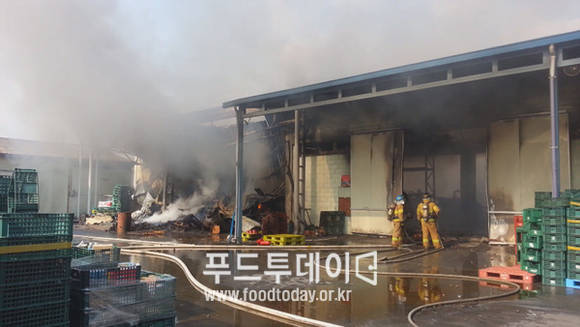 대구 카페베네 물류 창고 화재 (제공:대구 동부소방서)