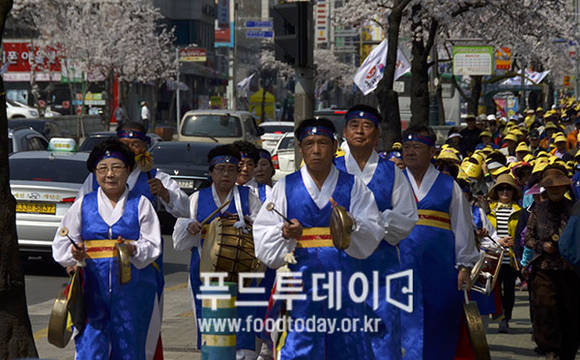 충북 제천시, 시민시장들과 벚꽃길 걷기대회
