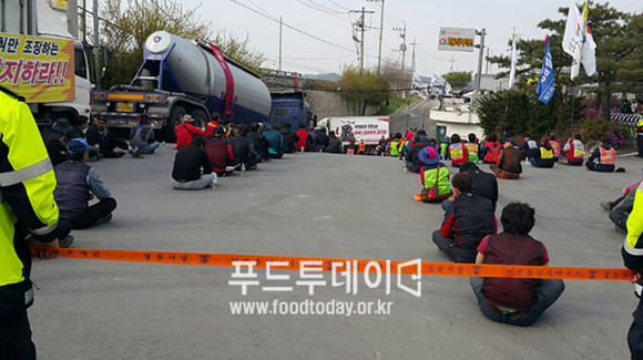 충북 진천 체리부로 공장 앞 화물연대 집회