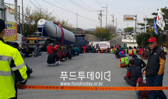 충북 진천 체리부로 공장 앞 화물연대 집회
