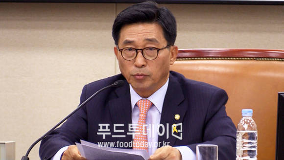 김춘진 보건복지위원장