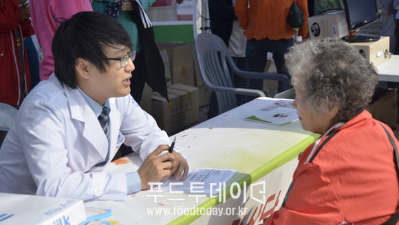 충주 당뇨바이오 선포식 체험부스 당뇨 진단