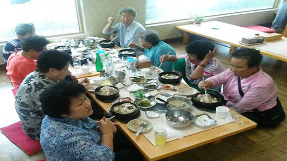 여름철 대표 보양식 삼계탕 (사진=충주시청)