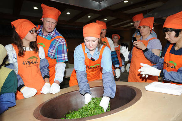 하동군야생차문화축제 (경남 하동군청 제공)