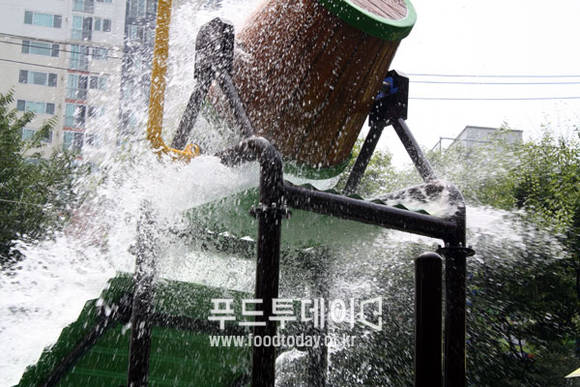 영등포 공원 무료 물놀이장 야자수 버켓