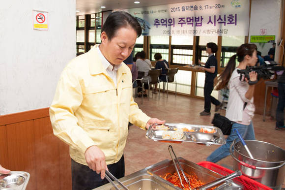 태백시 주먹밥 시식회 (강원 태백시청 제공)