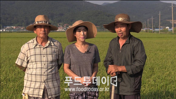 홍보대사 가수 박승희, 강화군 농민