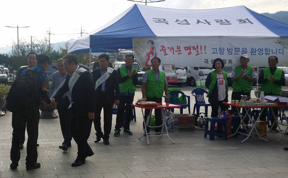 곡성 귀농인단체, 고향찾은 귀성객 맞아 귀농·귀촌 운동 (전남 곡성군청 제공)
