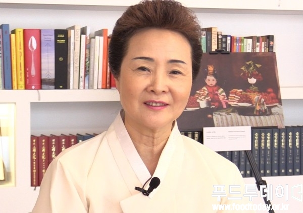 윤숙자 한식재단 이사장