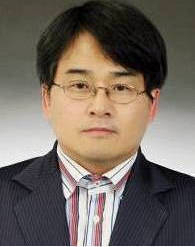 이로문 법학박사·시인