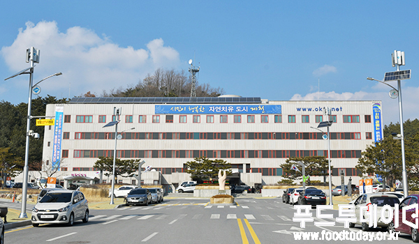 충북 제천시(시장 이근규)는 약초생산기반 구축을 통한 한방산업 활성화를 위해 ‘2018 GAP 약용작물 생산지원사업’을 본격 추진한다고 16일 밝혔다. 사진은 제천시청. (푸드투데이 자료사진)