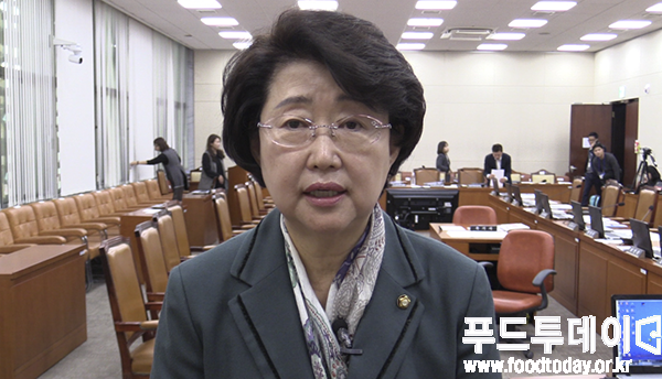 김승희 국회의원이 문화투데이와 인터뷰를 하고 있다