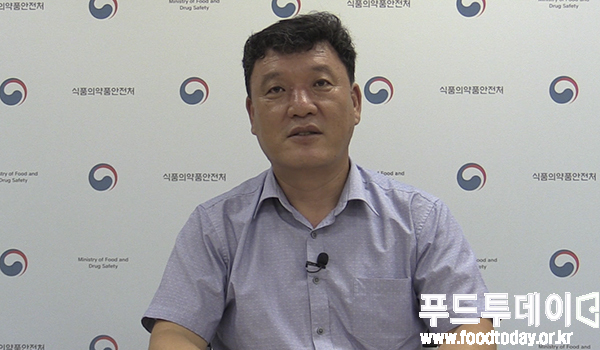 강승국 식품의약품안전처 위해사범중앙조사단 사무관이 푸드투데이와 인터뷰하고 있다.