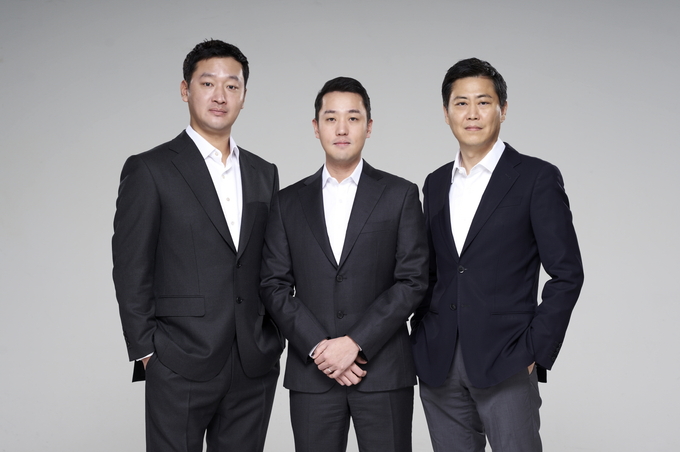 테이스티나인 홍주열 대표이사(좌), 프레시지 정중교(가운데), 박재연 공동대표(우)