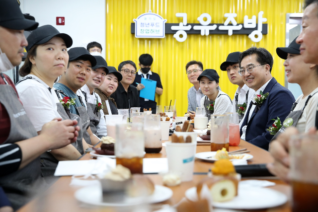 22일 김동연 경기도지사가 경기 청년푸드창업허브 개장식에 참석했다 (경기도)