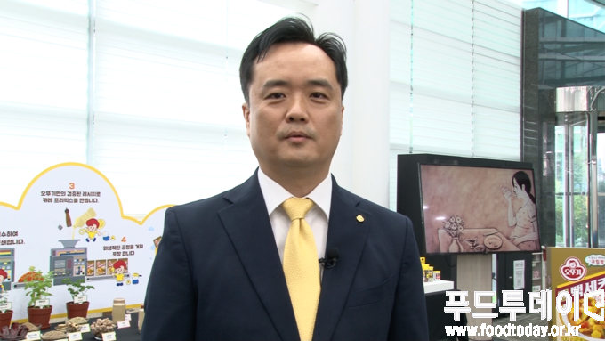 한승우 오뚜기 중앙연구소 수석연구원이 푸드투데이와 인터뷰를 하고 있다