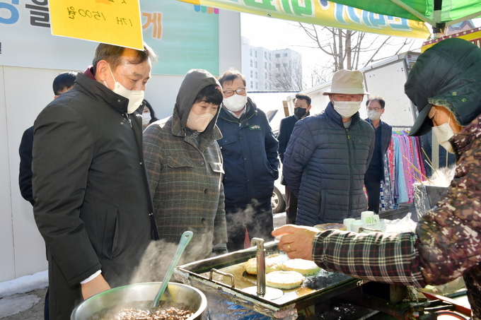 이병노 담양군수 전통시장 방문 (담양군)