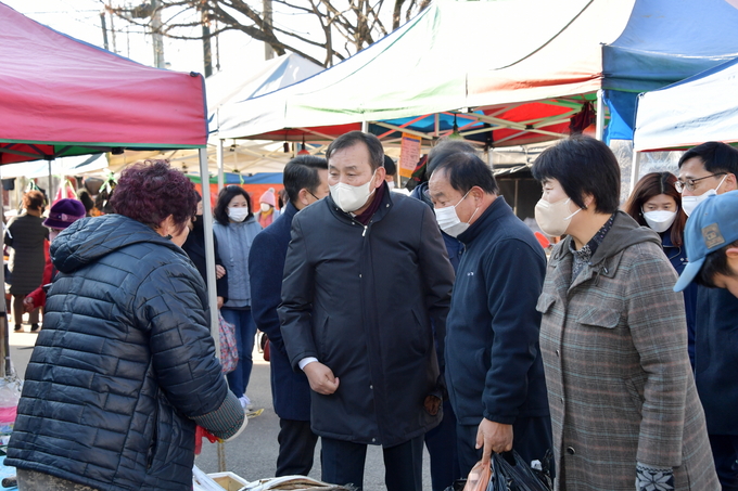 이병노 담양군수 전통시장 방문 (담양군)