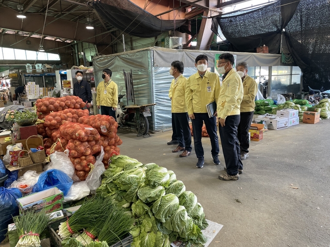 농산물 도매시장 (경상남도)