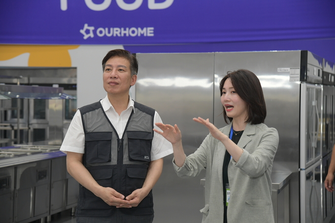 27일 권오상 식품의약품안전처 차장은 새만금 세계스카우트잼버리 행사장 식·음료 현장 안전점검에 참여했다 (식품의약품안전처 제공)