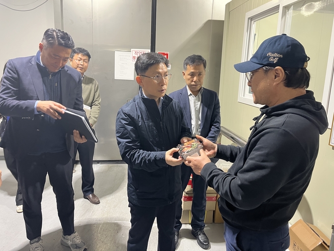 해수부 수산물 물가 안정을 위한 가공 및 유통 현장점검 (군산시)
