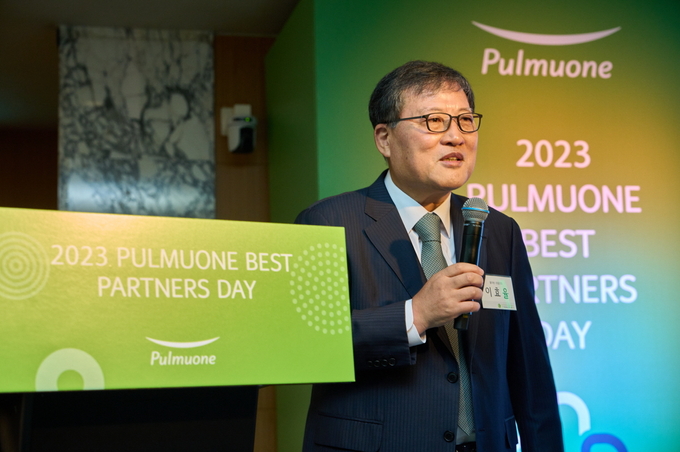 20일 서울 강남구 인터컨티넨탈 서울 코엑스에서 열린 ‘2023 풀무원 베스트 파트너스 데이'에서 ㈜풀무원 이효율 총괄CEO(사진)가 협력기업 대표들에게 인사말을 전하고 있다.