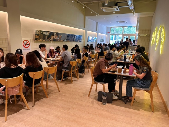 BHC 치킨 동남아 매장 (BHC 제공)