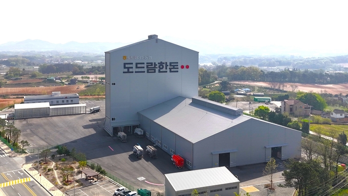 도드람 이천배합사료 (도드람양돈서비스 제공)
