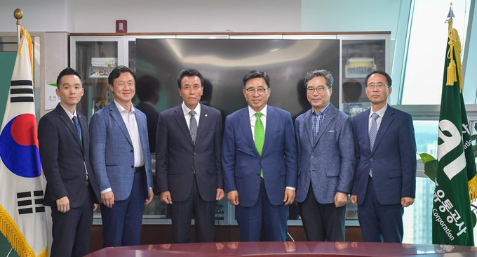 한국농수산식품유통공사 대한양계협회와 협력방안 논의 (한국농수산식품유통공사 제공)
