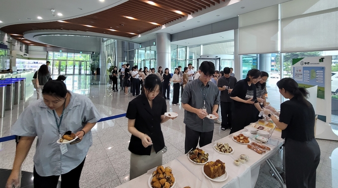 ‘가루쌀 빵지순례’ 홍보 시식회 (한국농수산식품유통공사 제공)