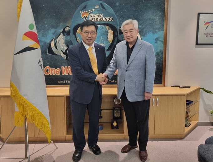 한국농수산식품유통공사 세계태권도연맹과 IOC위원장에게 '저탄소 식생활' 운동 동참 요청 (한국농수산식품유통공사 제공)
