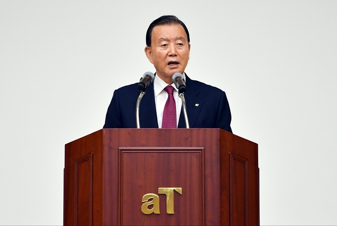 홍문표 한국농수산식품유통공사 신임 사장은 20일 전남 나주 aT 본사에서 취임식을 갖고 임기를 시작했다. (한국농수산식품유통공사 제공)