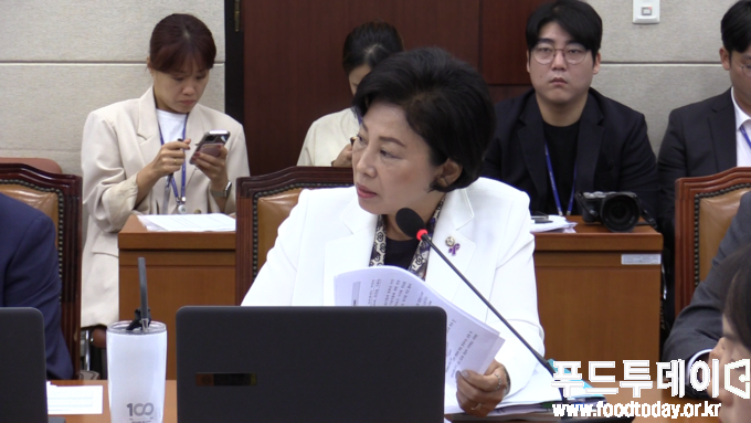 국회 보건복지위원회 남인순 의원 (더불어민주당)
