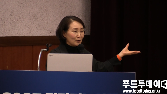 한국건강기능식품협회 2025 건강기능식품 트렌드 세미나 이정민 트렌드랩506 대표