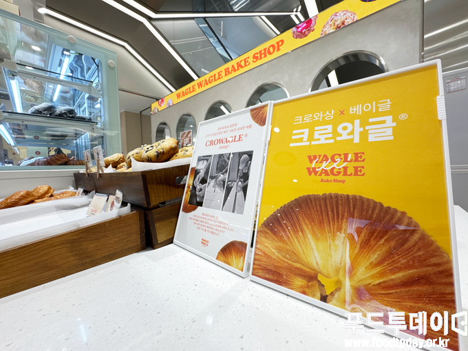 서울의 한 대형 쇼핑몰 와글와글 팝업스토어