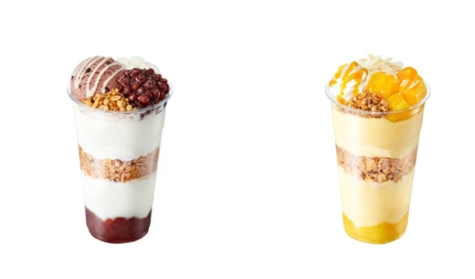 프랜차이즈 카페 컵빙수 열풍의 시초로 꼽히는 메가커피의 ‘팥빙 젤라또 파르페’와 ‘망빙 파르페’.