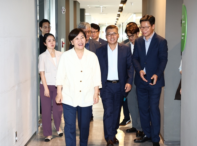 14일 송미령 농림축산식품부 장관은 충북 청주시 풀무원 기술원을 방문했다. (농림축산식품부 제공)
