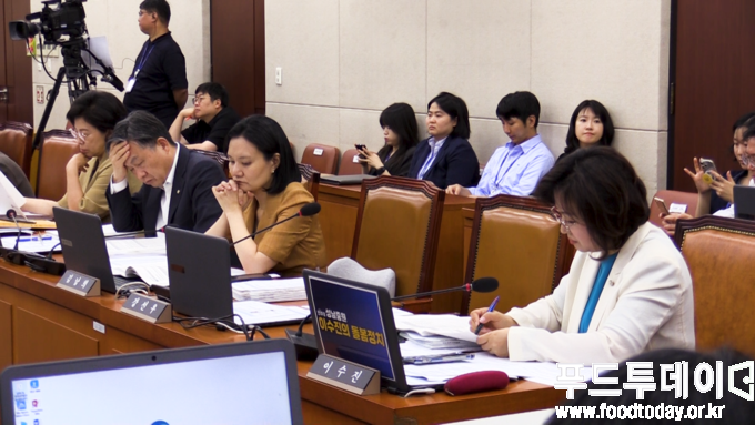 국회 보건복지위원회 전체회의