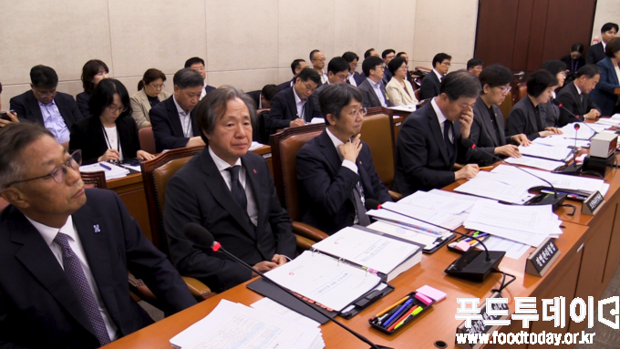 국회 보건복지위원회 전체회의