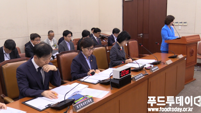 국회 보건복지위원회 전체회의