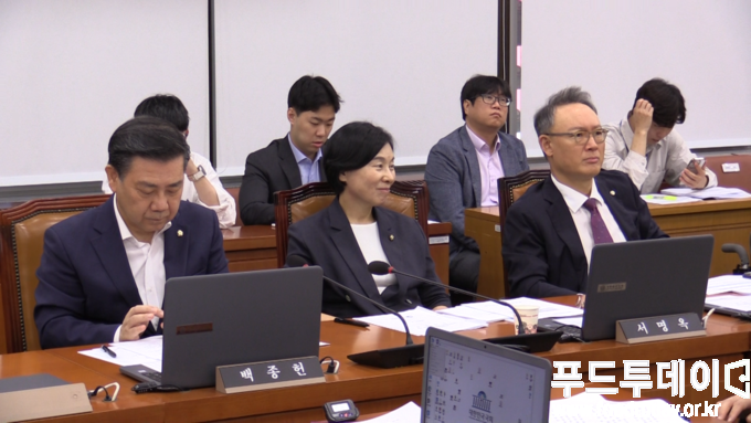 국회 보건복지위원회 전체회의