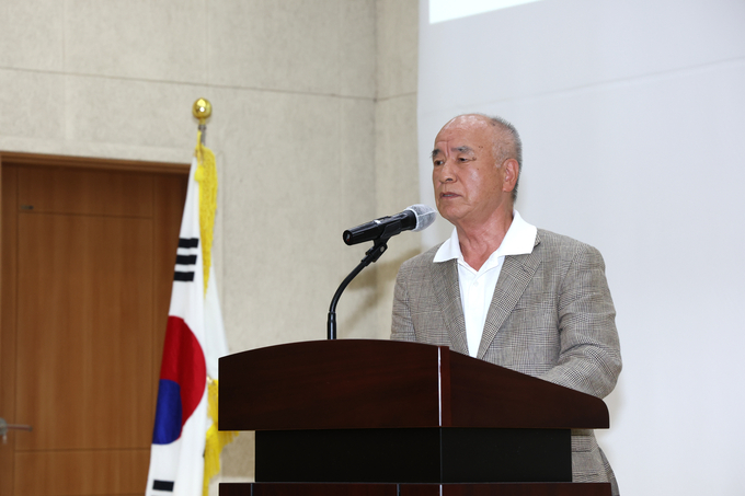 정덕화 GAP연합회장이 16일 전남도농업기술원에서 열린 <strong>‘2025 GAP KOREA’ 개회사를 하고 있다.</strong>