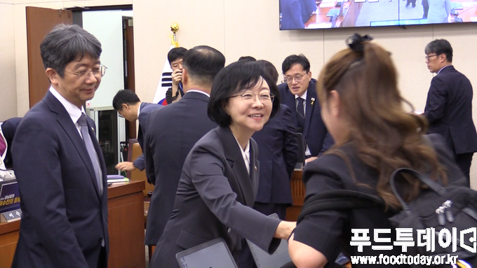 국회 보건복지위원회 전체회의