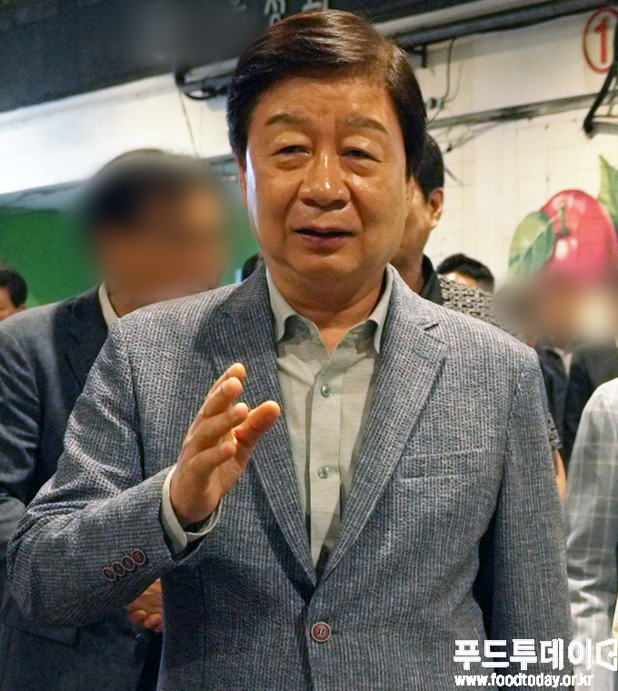 문영표 서울시농수산식품공사장