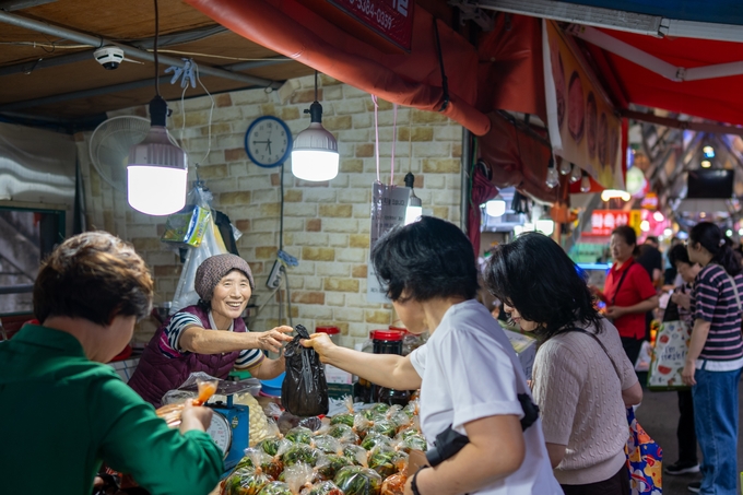 전통시장 (한국농수산식품유통공사 제공)